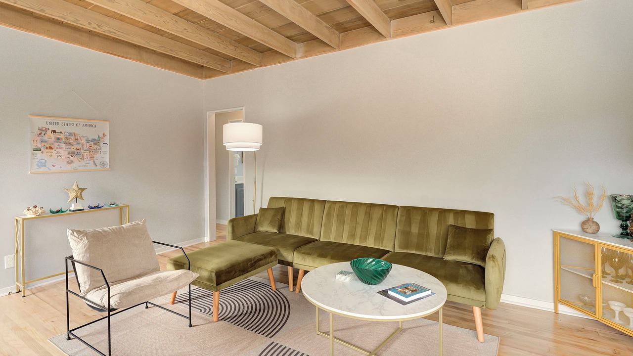 Photo of Livingroom in Del Rey Oaks