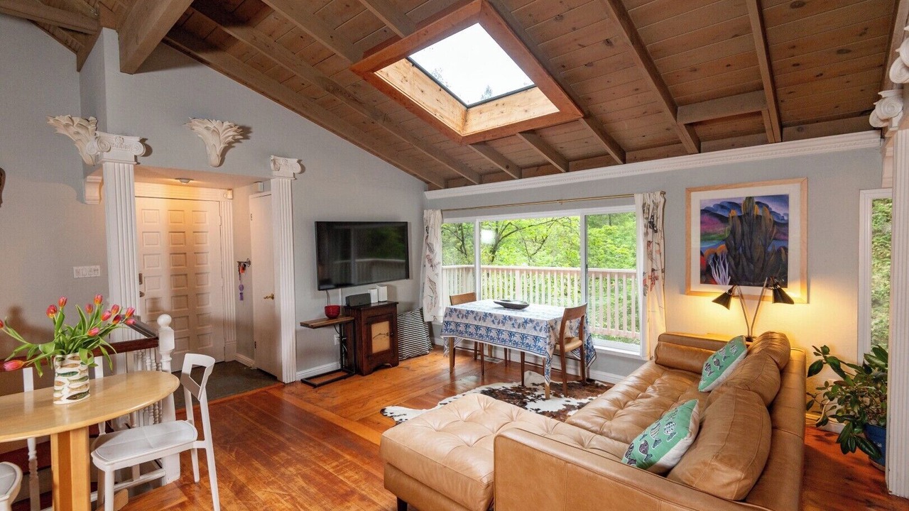 Photo of Livingroom in Cazadero