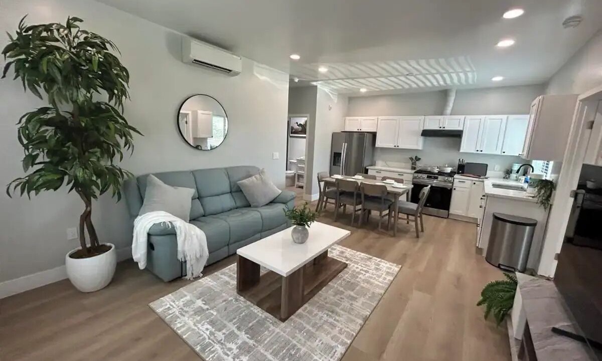Photo of Livingroom in Santa Ana Heights