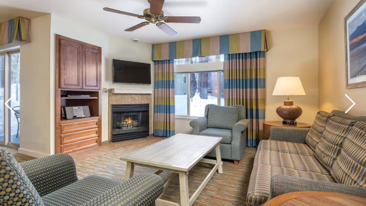 Photo of Livingroom in Round Hill Village