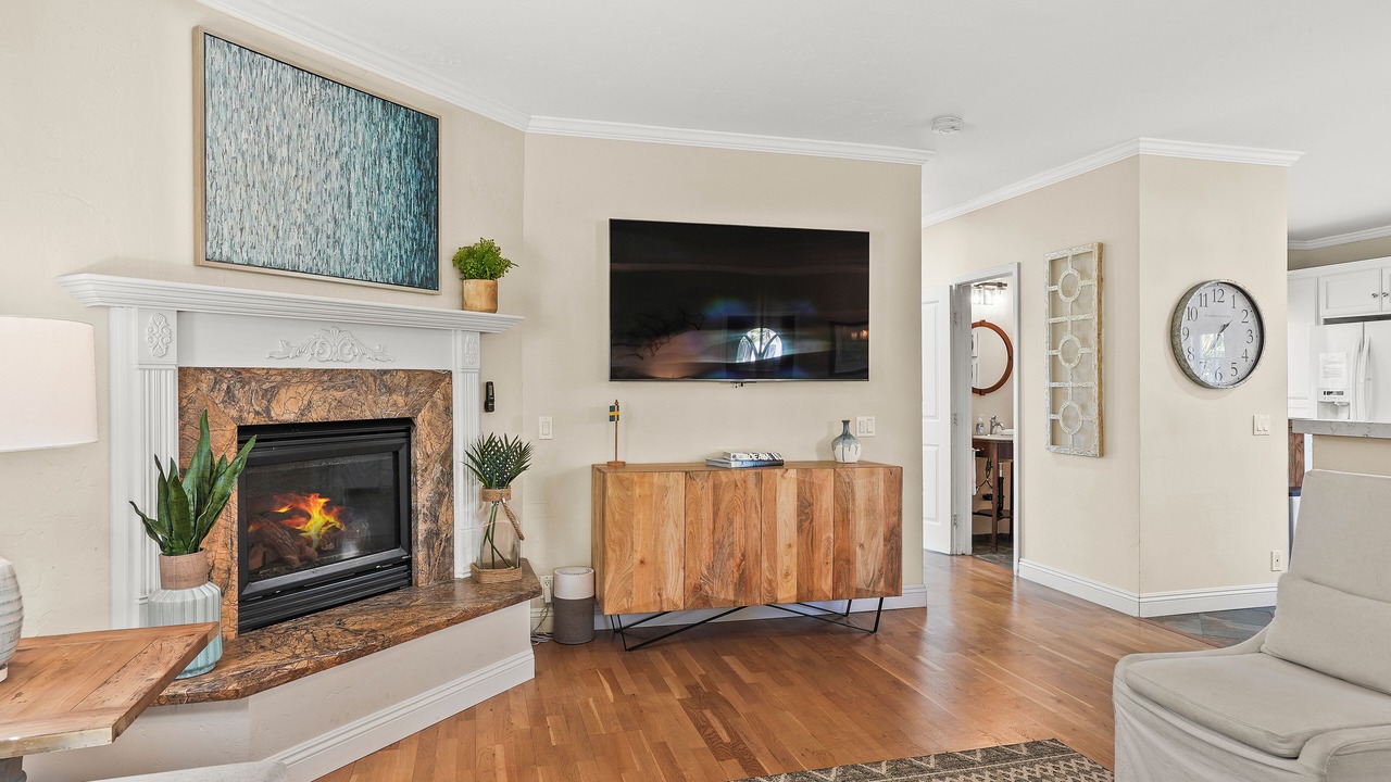 Photo of Livingroom in Village of La Jolla