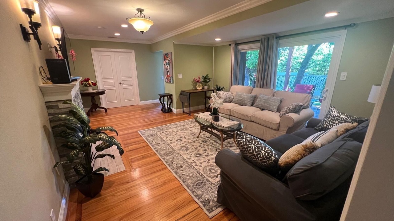 Photo of Livingroom in Danville