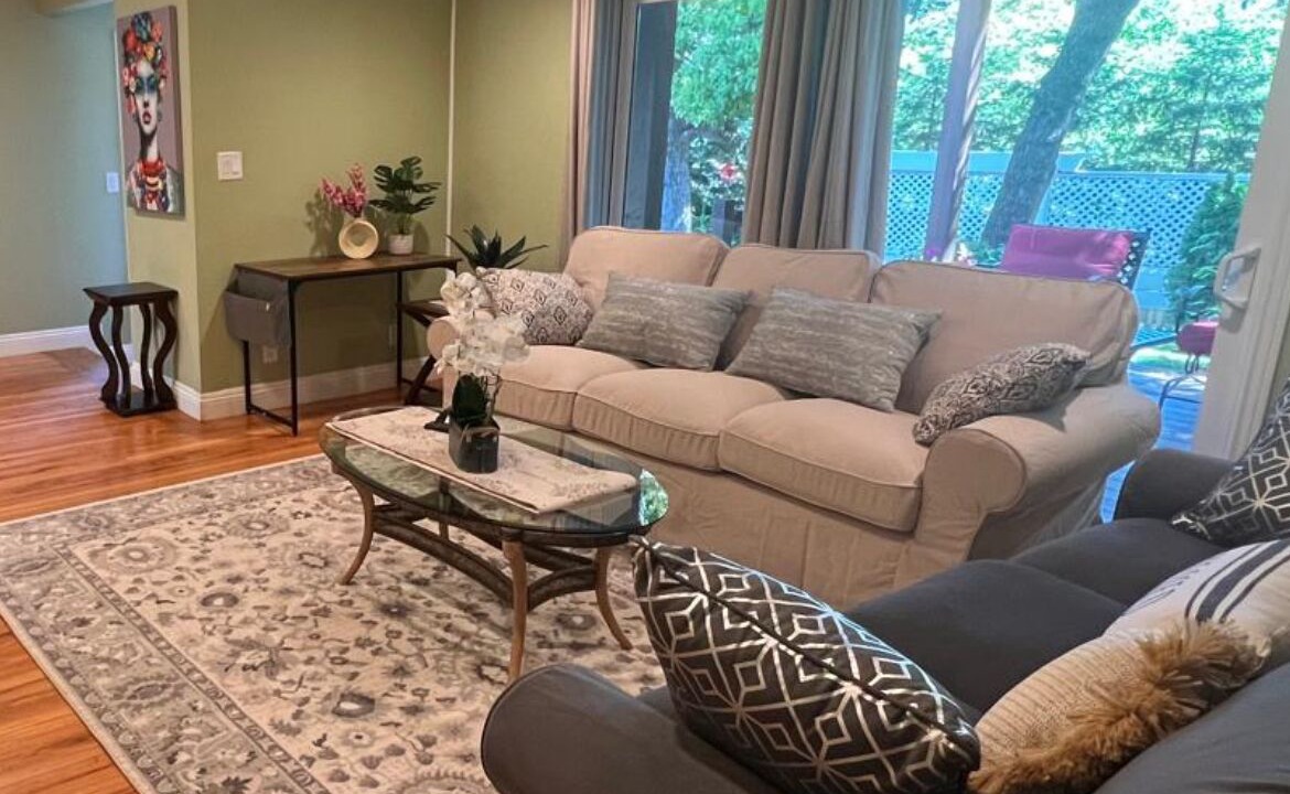 Photo of Livingroom in Danville