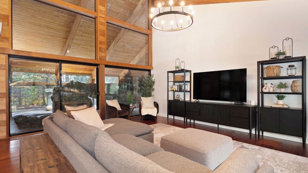 Photo of Livingroom in Apple Hill