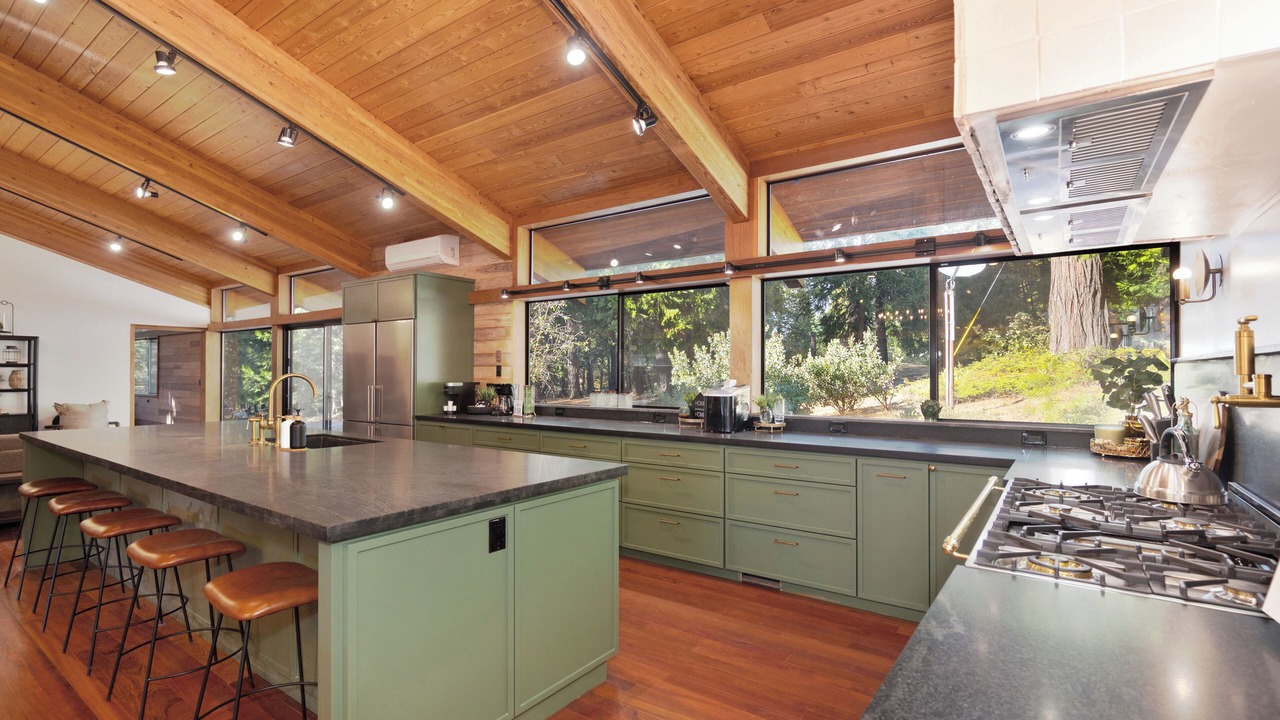 Photo of Kitchen in Apple Hill
