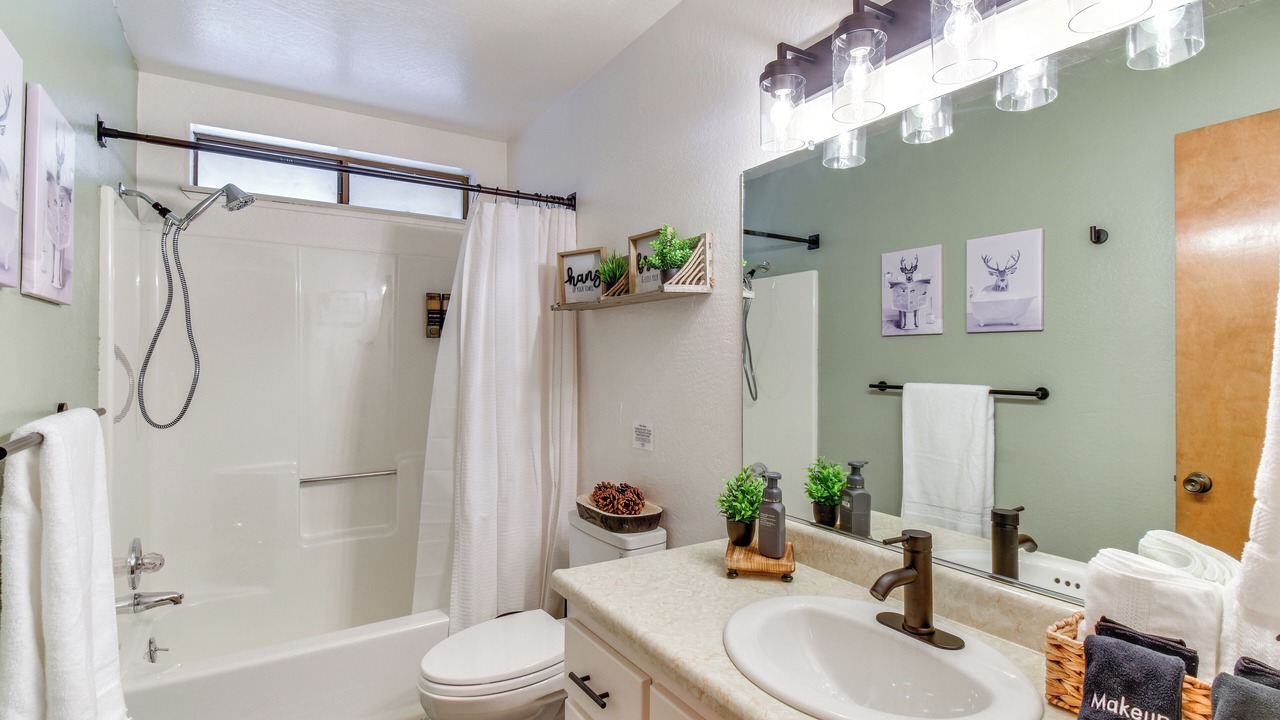 Photo of Bathroom in Groveland