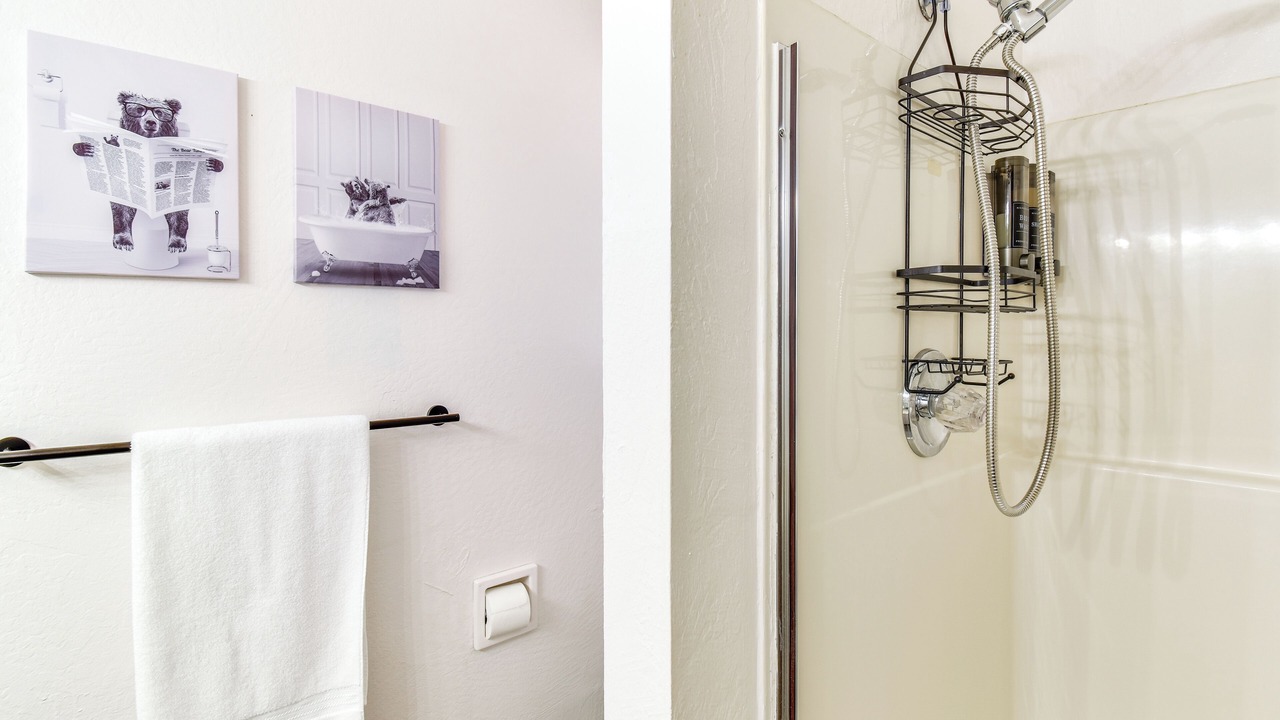 Photo of Bathroom in Groveland