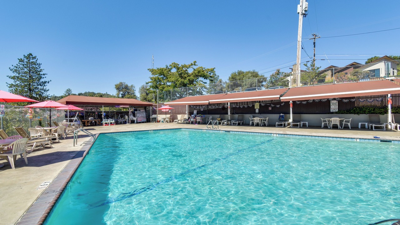 Photo of Outdoor in Groveland