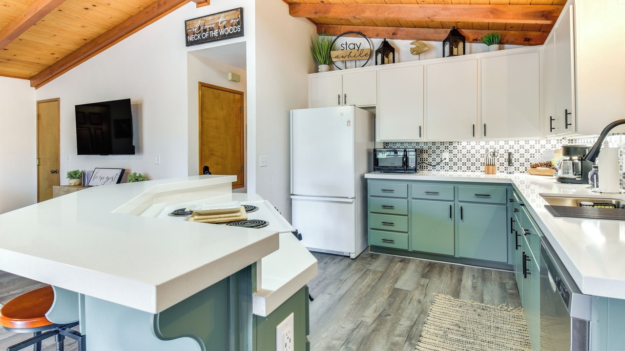 Photo of Kitchen in Groveland