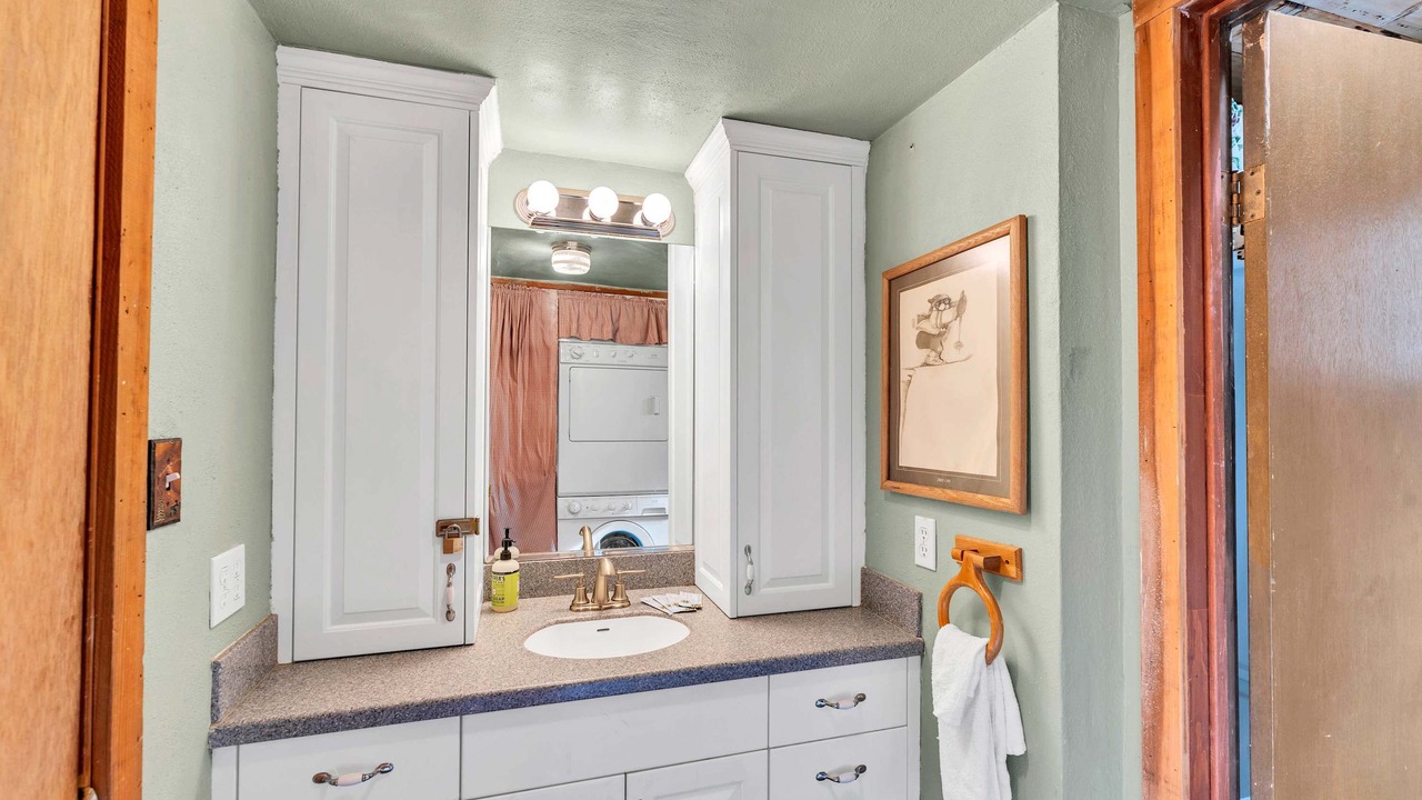 Photo of Bathroom in Serene Lakes