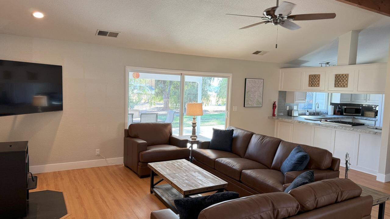 Photo of Livingroom in Exeter