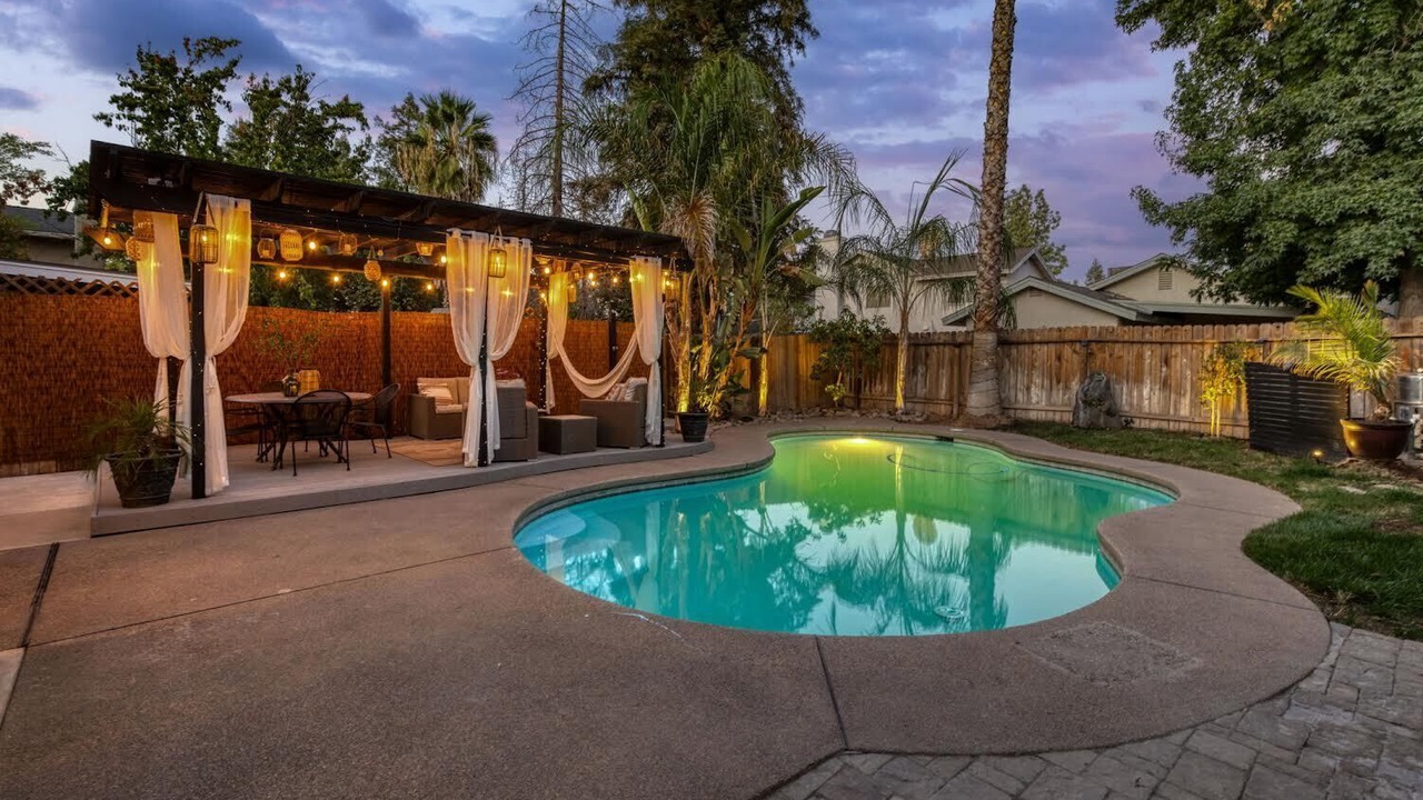 Photo of Outdoor in Raisin