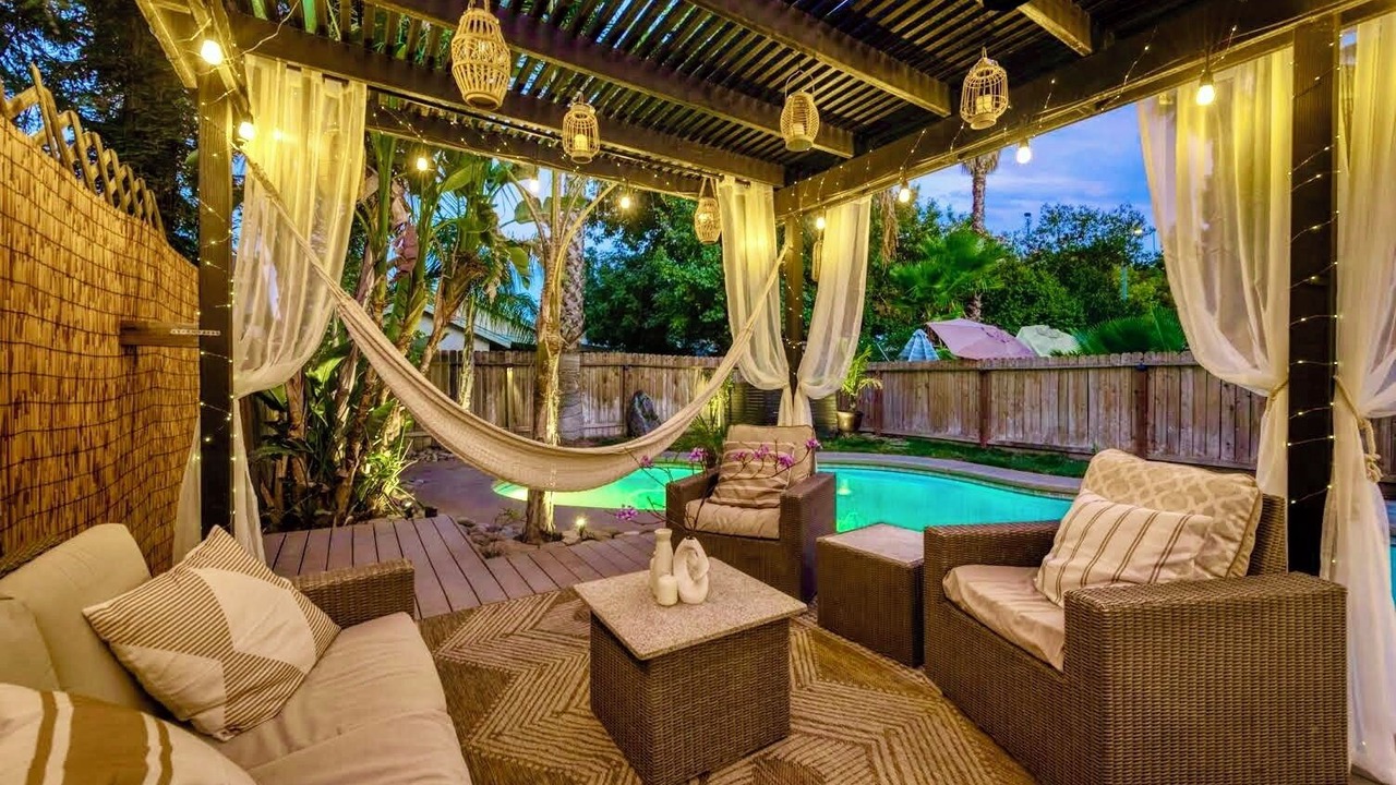 Photo of Outdoor in Raisin