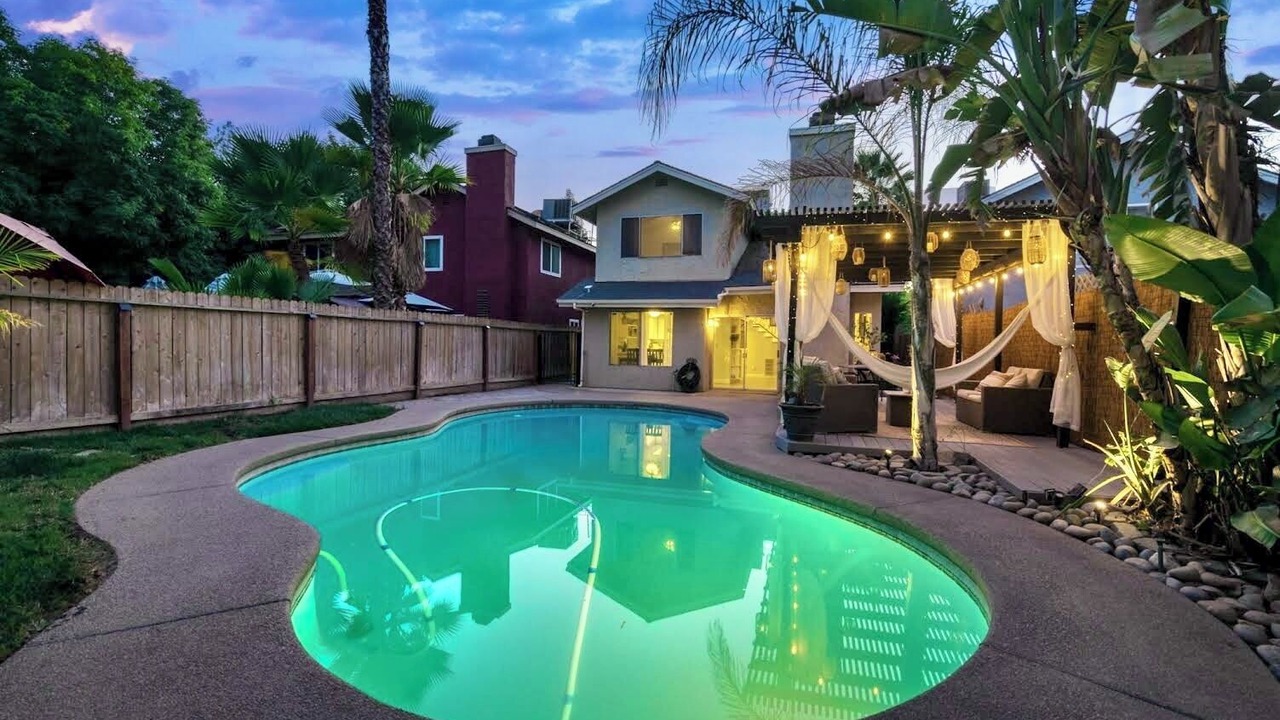 Photo of Outdoor in Raisin