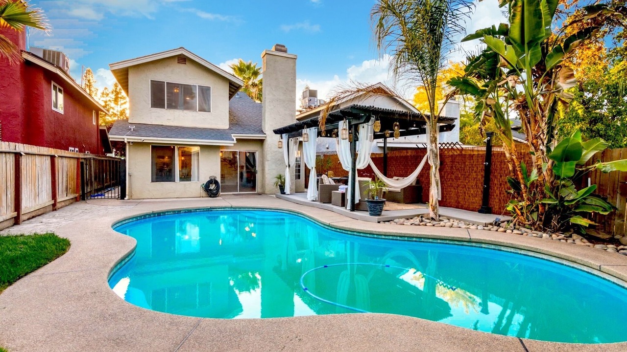 Photo of Outdoor in Raisin