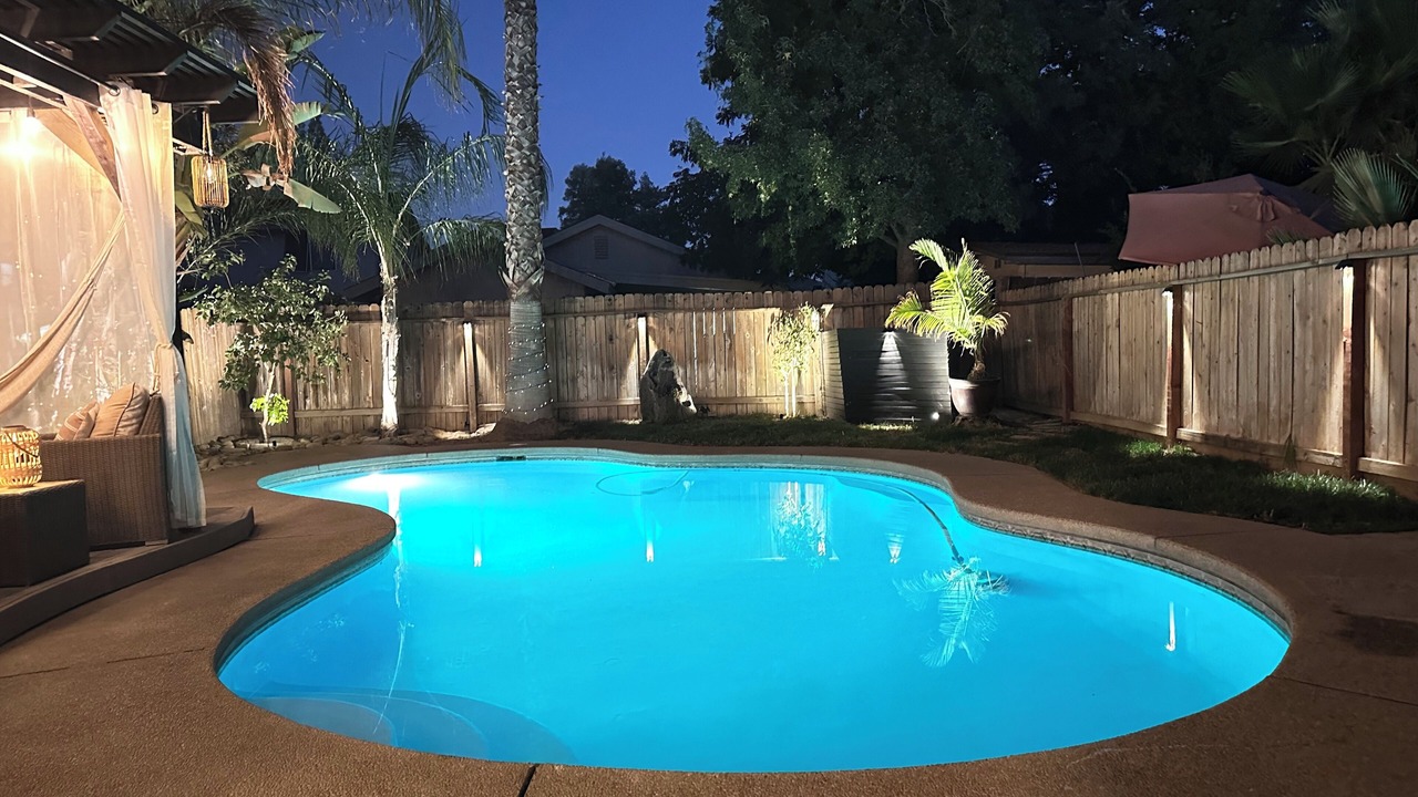 Photo of Outdoor in Raisin