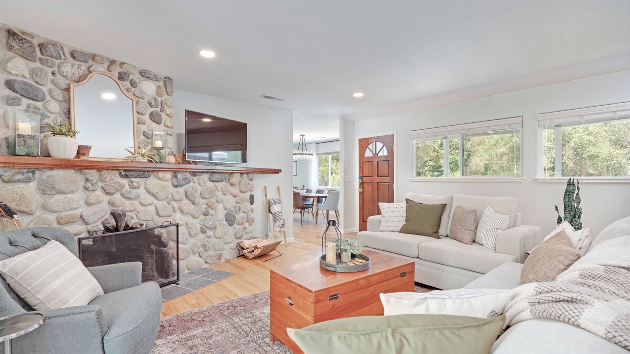Photo of Livingroom in Three Rivers