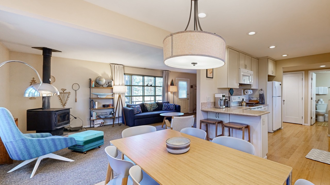 Photo of Livingroom in Black Bart
