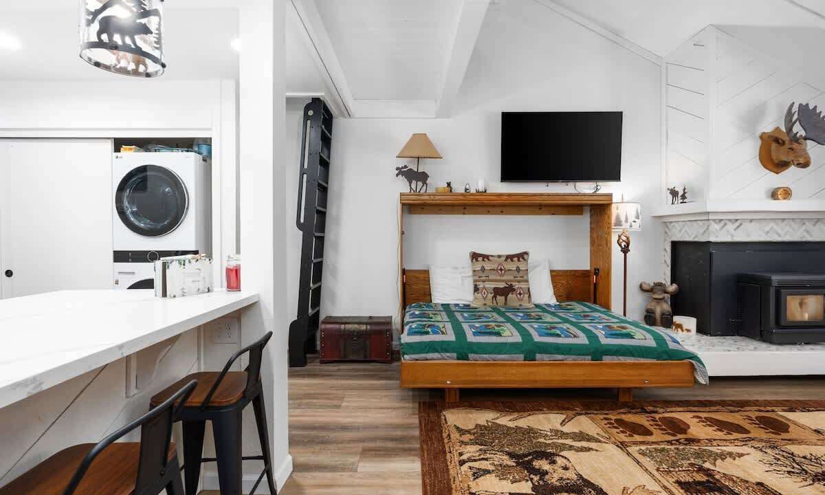 Photo of Bedroom in Shaver Lake
