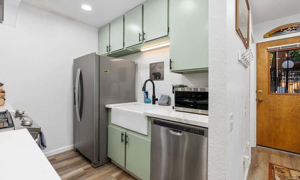 Photo of Kitchen in Shaver Lake