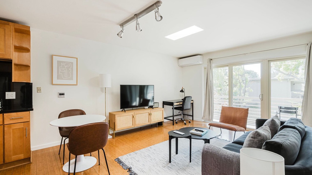 Photo of Livingroom in University South