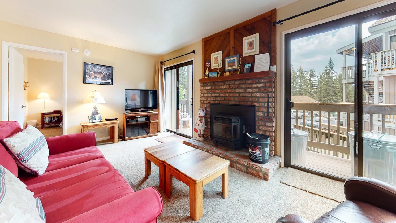 Photo of Livingroom in Mammoth Lakes
