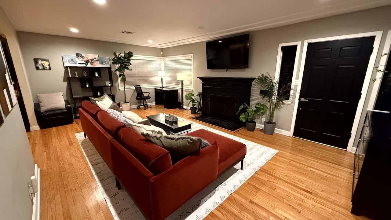 Photo of Livingroom in Burbank