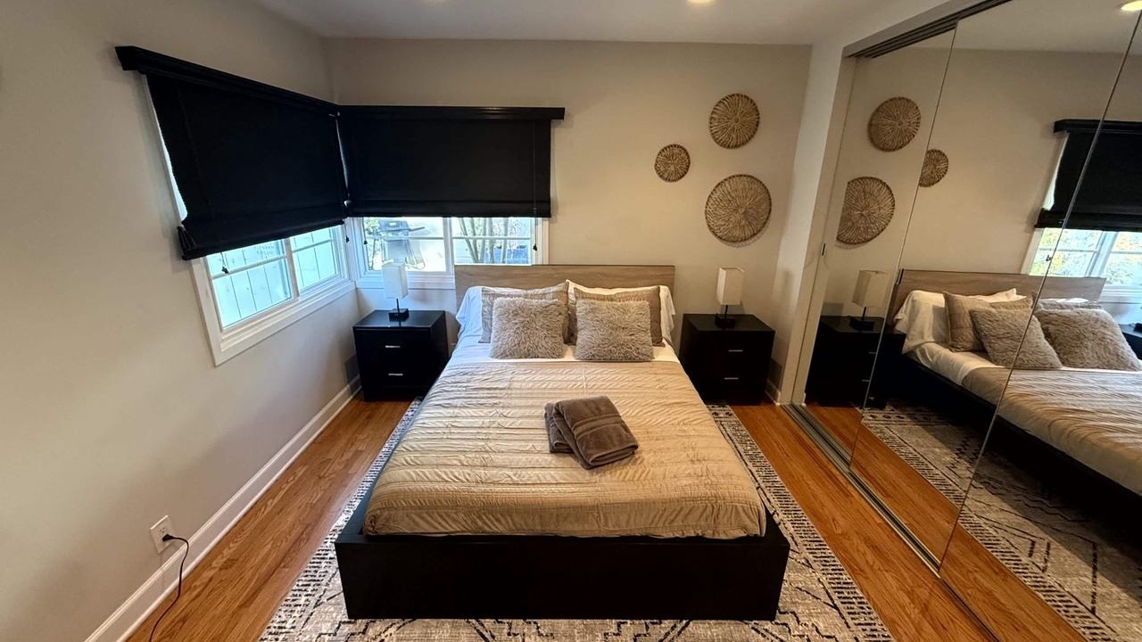 Photo of Bedroom in Burbank