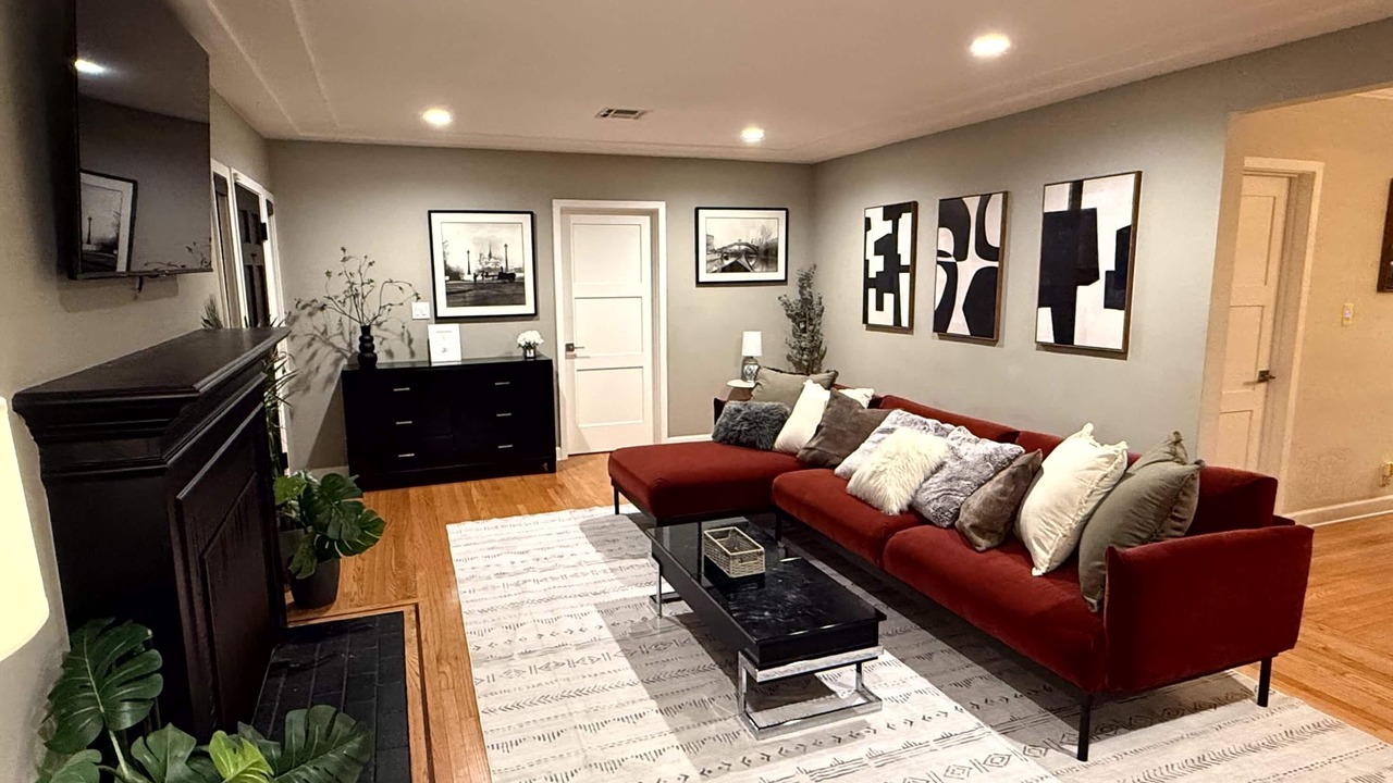 Photo of Livingroom in Burbank