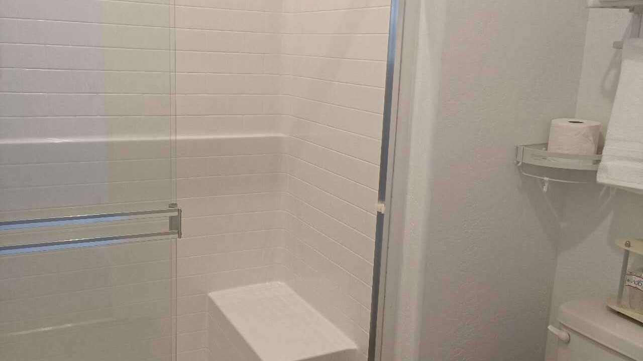 Photo of Bathroom in Raisin