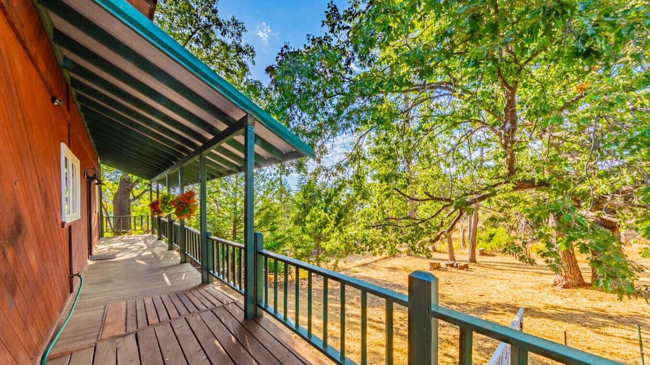 Photo of Patio Balcony in Oakhurst