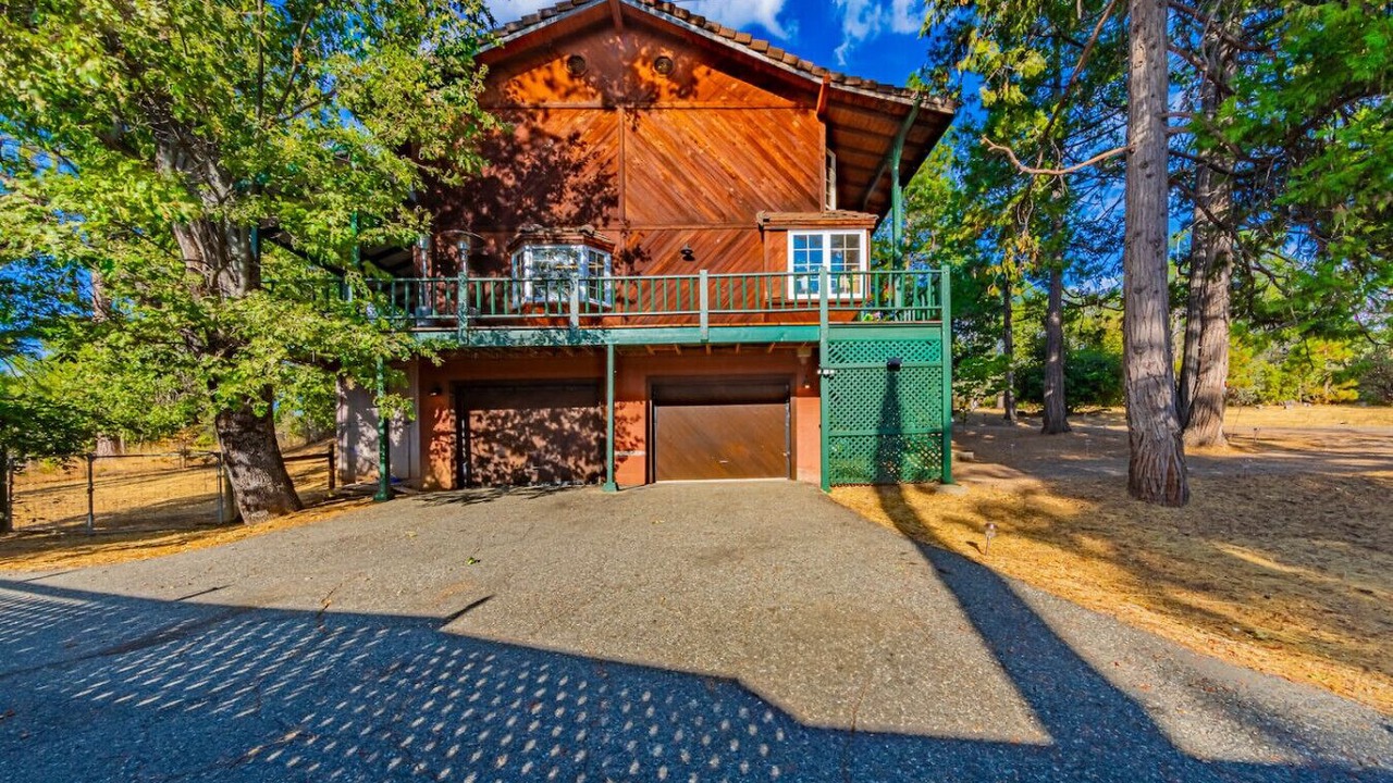 Photo of Outdoor in Oakhurst