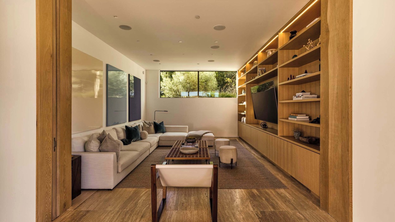 Photo of Livingroom in Central Malibu
