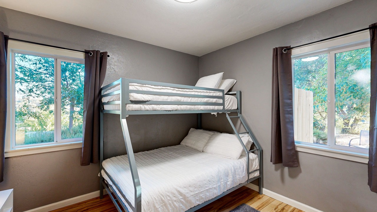 Photo of Bedroom in Jamestown