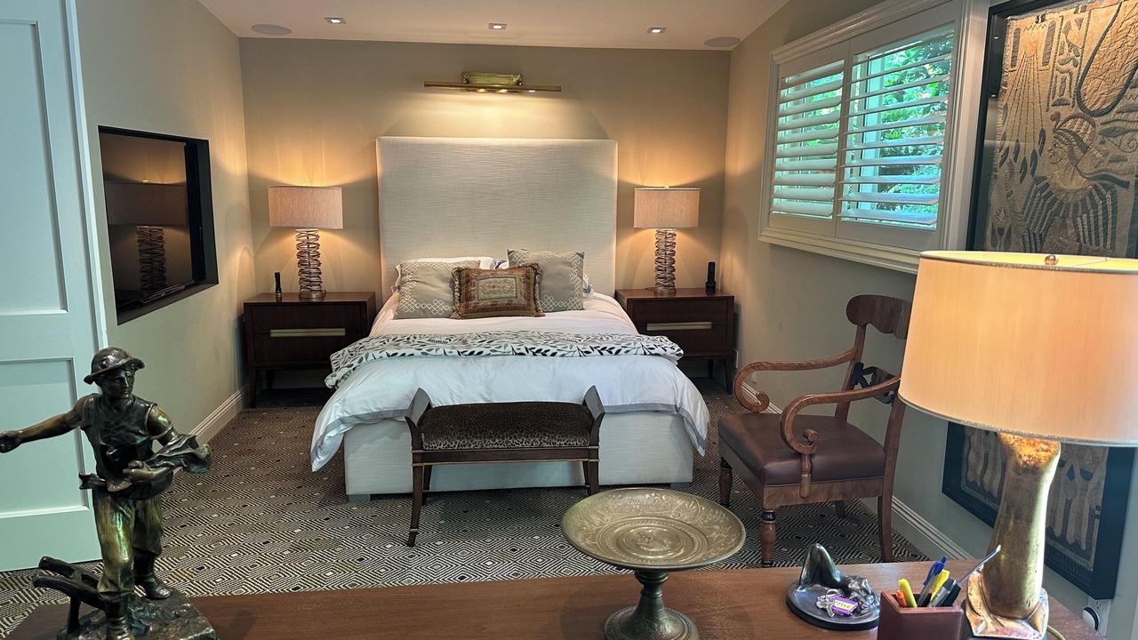 Photo of Bedroom in Beverly Glen