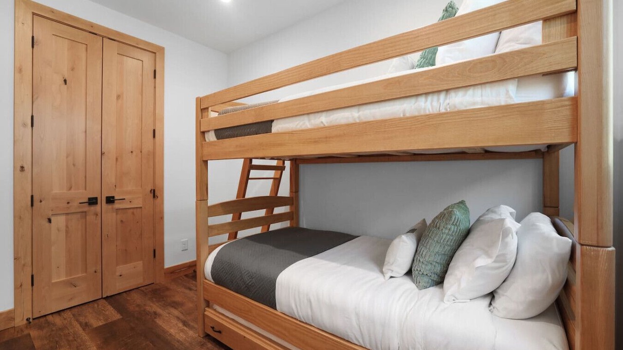 Photo of Bedroom in Tahoe Village