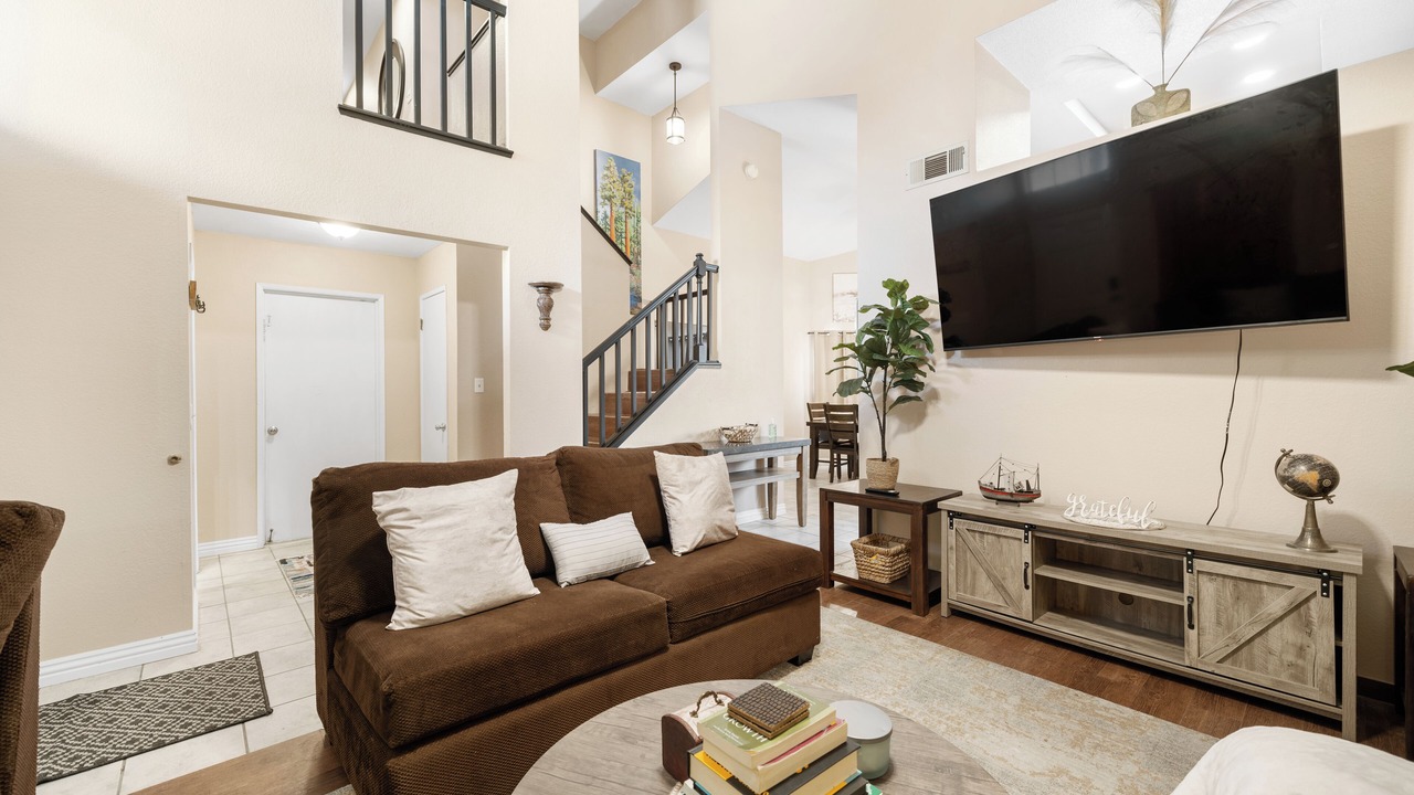 Photo of Livingroom in Pumpkin Center