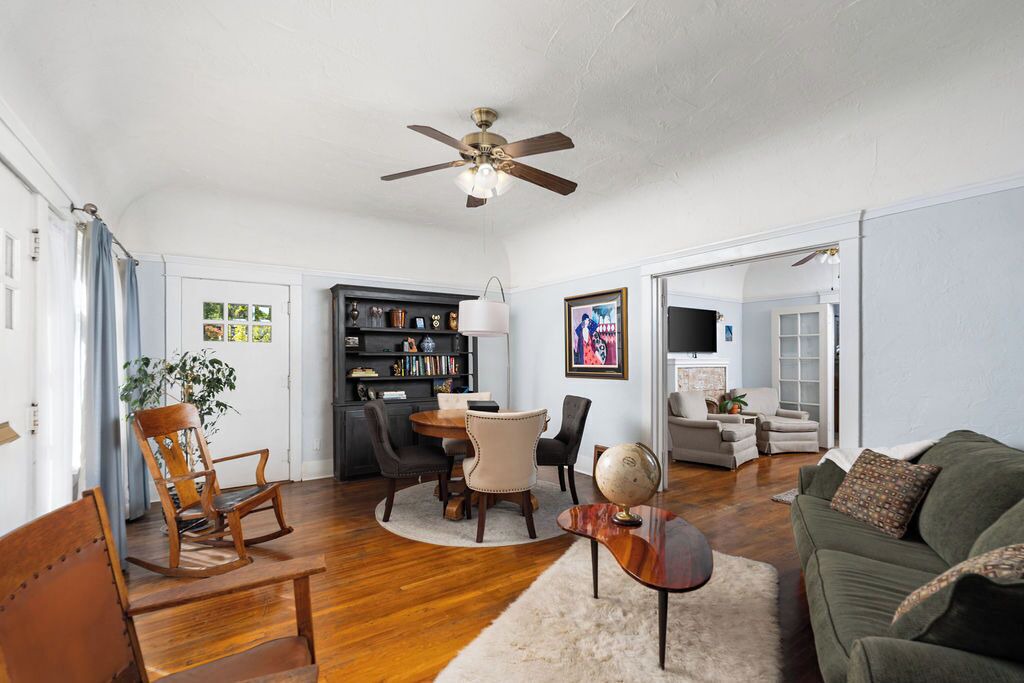 Photo of Livingroom in Riviera - Westchester