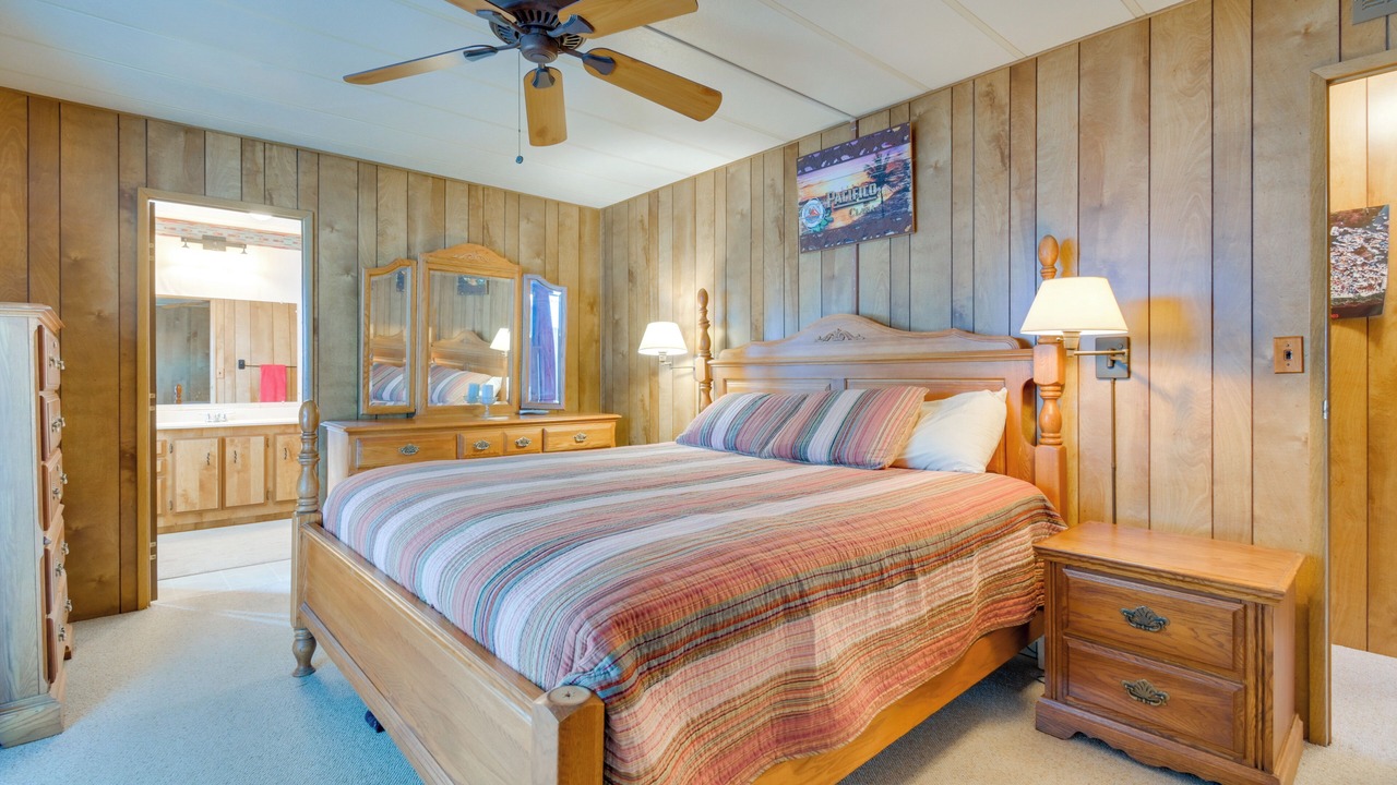 Photo of Bedroom in Desert Hills