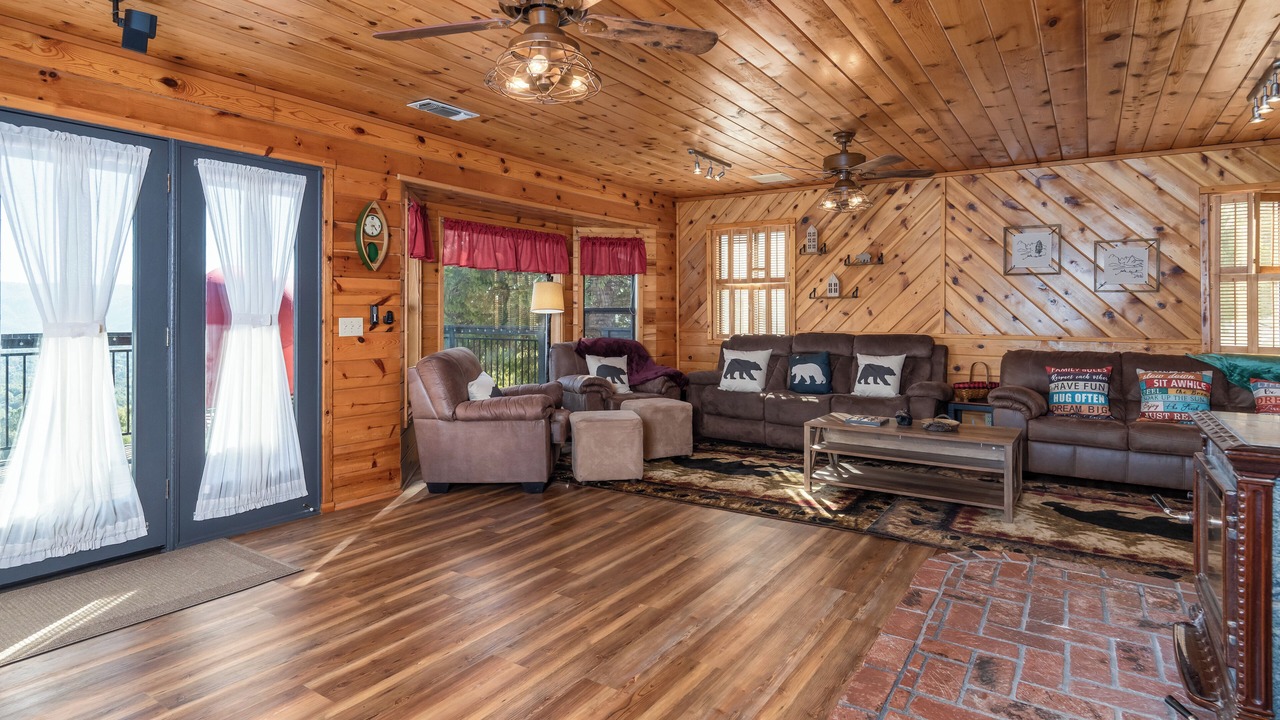 Photo of Livingroom in Ahwahnee