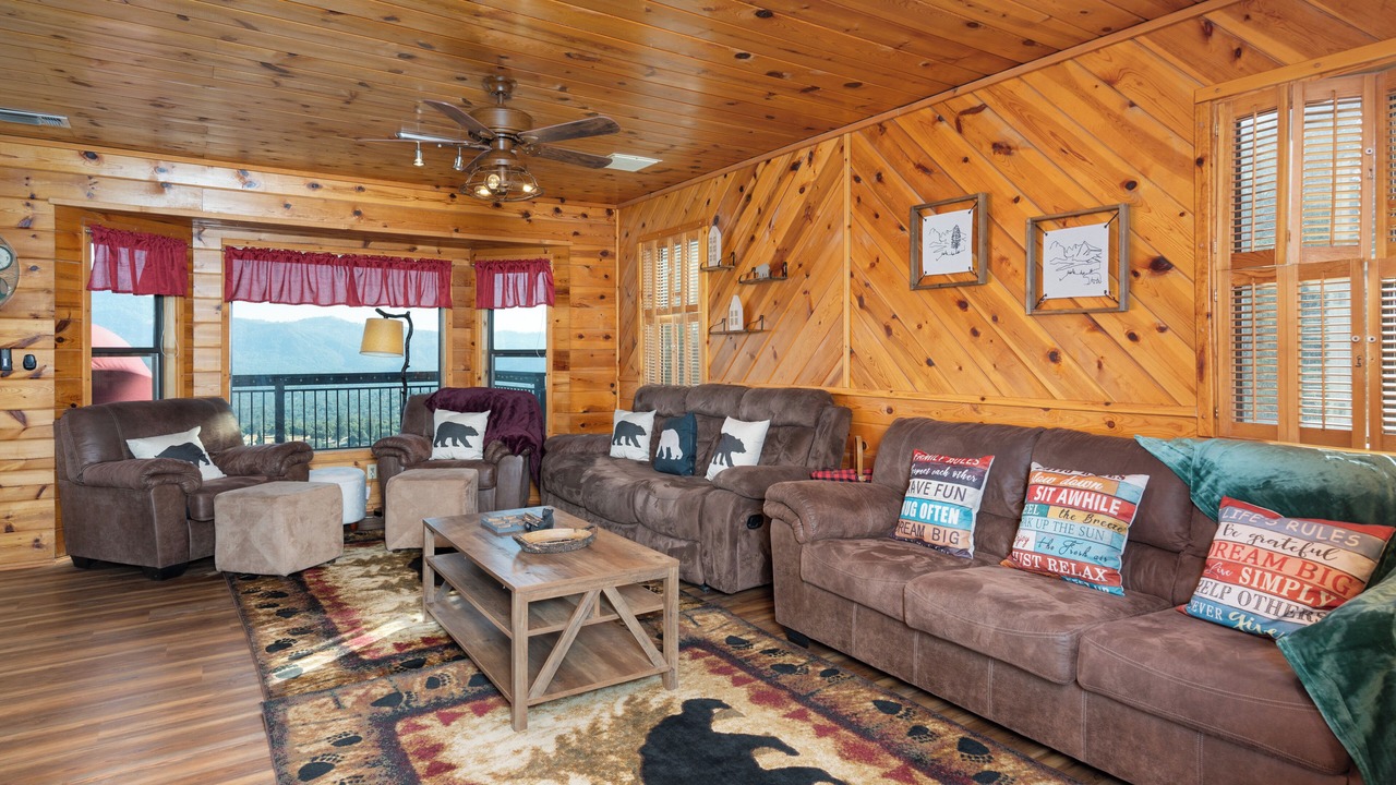 Photo of Livingroom in Ahwahnee