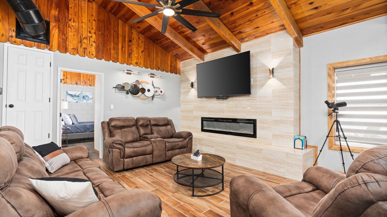 Photo of Livingroom in Coarsegold