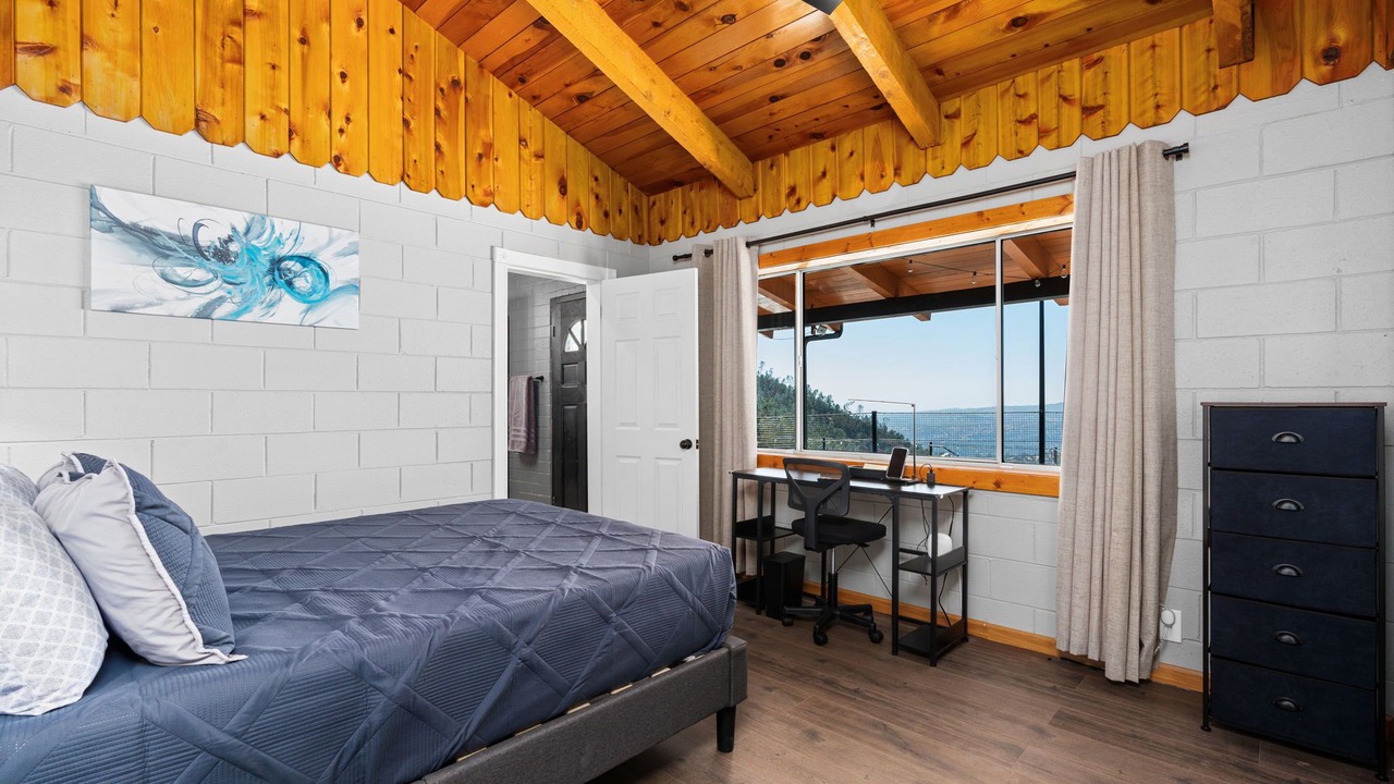 Photo of Bedroom in Coarsegold