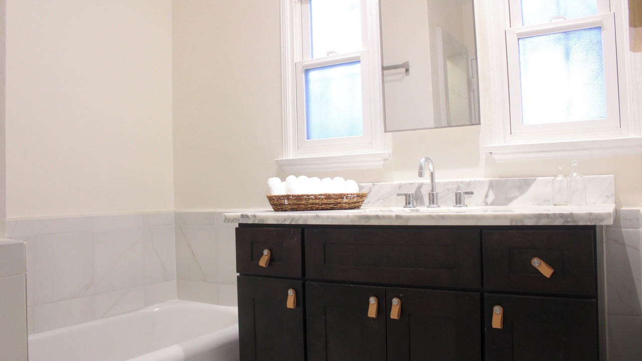 Photo of Bathroom in Mid-Wilshire