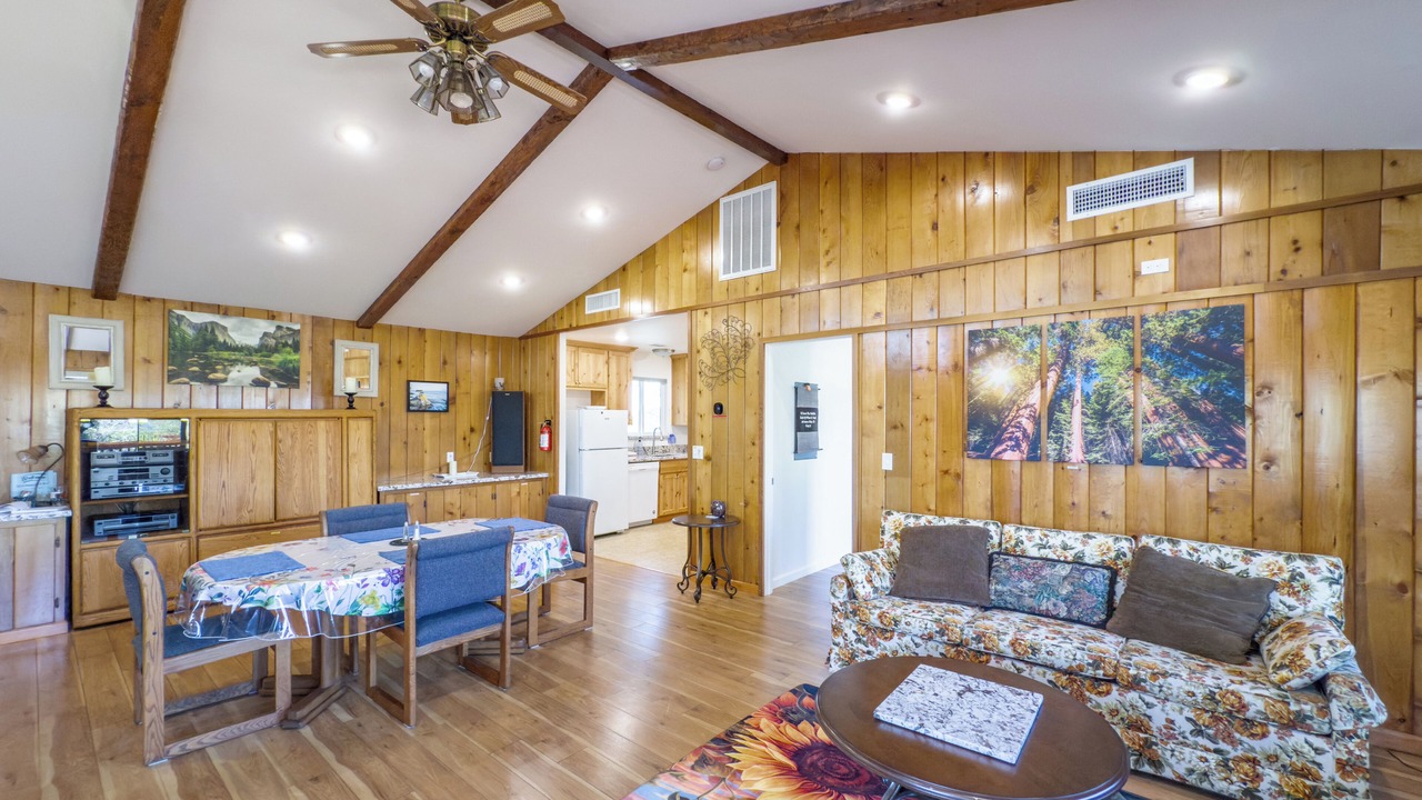 Photo of Livingroom in Mariposa