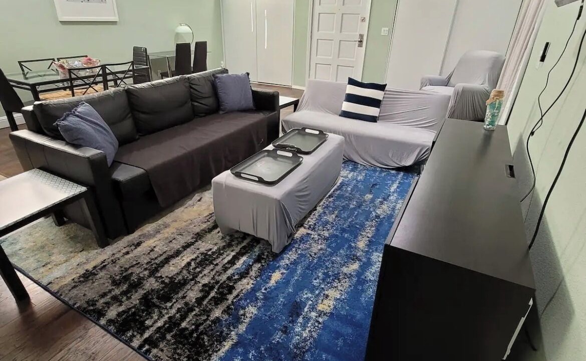 Photo of Livingroom in Oakland