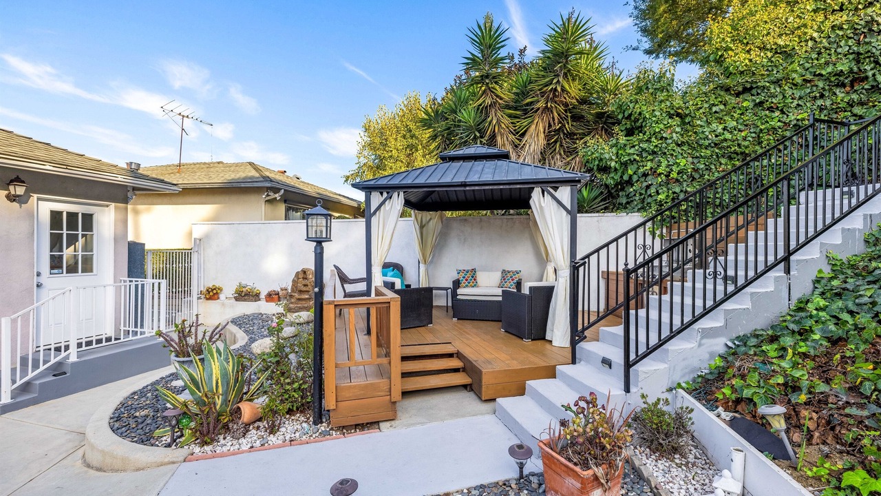 Photo of Patio Balcony in Ladera Heights