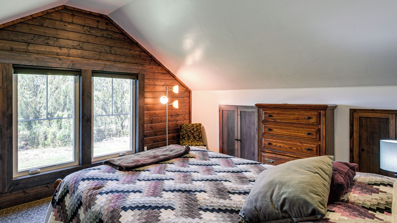 Photo of Bedroom in Glenn County
