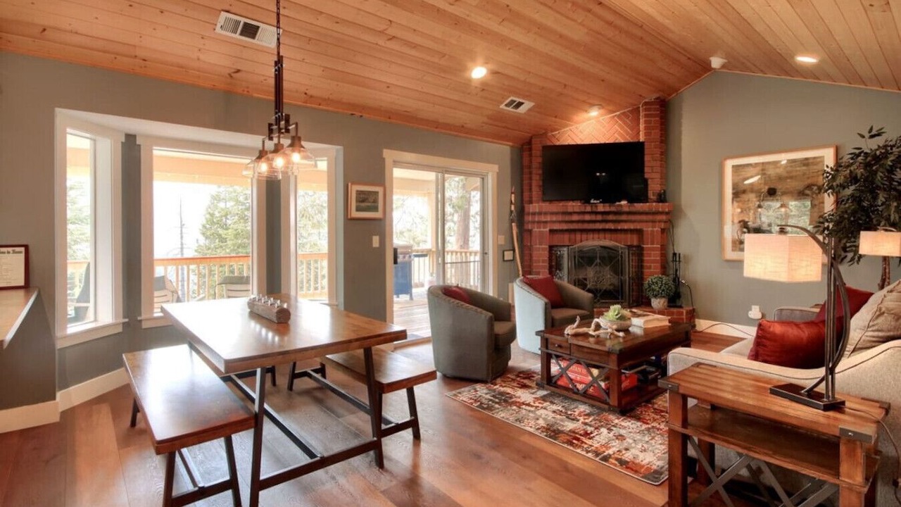 Photo of Livingroom in Yosemite West