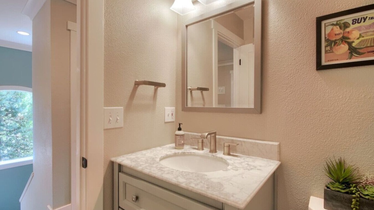 Photo of Bathroom in Yosemite West